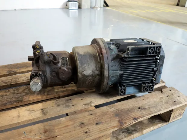 Image 4 of 6 - HP912