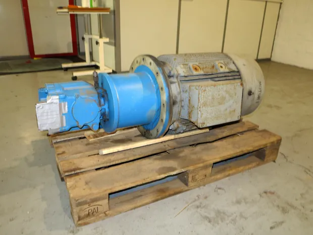 Image 3 of 4 - HP929