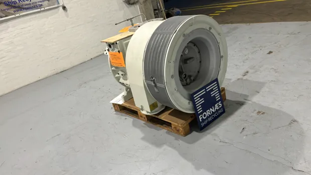 Image 2 of 9 - ABB - VTR 304-P11