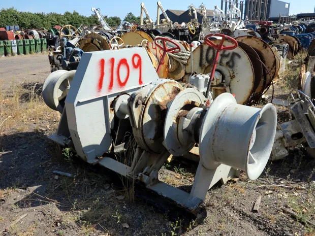 Image 2 of 5 - Anchor winch