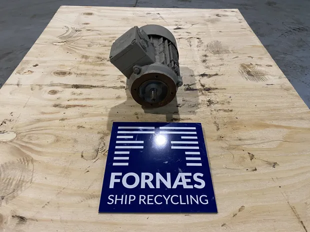 Image 2 of 5 - MEZ - 7AA71M04