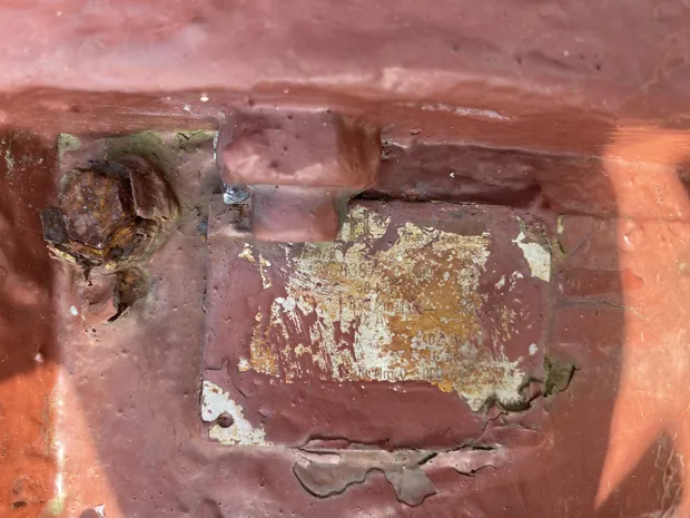 Image 10 of 11 - Anchor winch