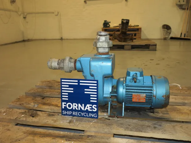 Image 1 of 8 - Alpha pump - 02RA-F-T