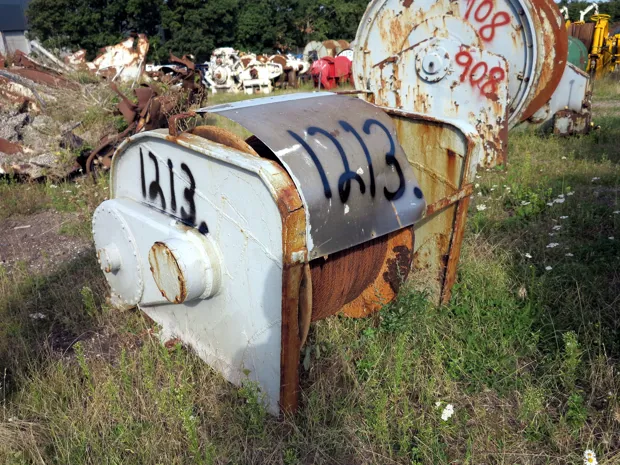 Image 2 of 3 - Trawl winch