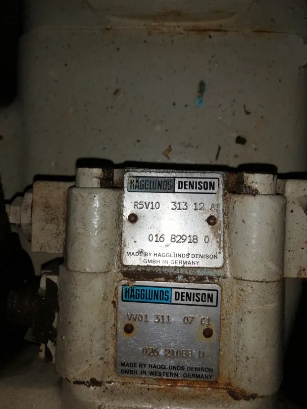 Image 5 of 7 - HP8
