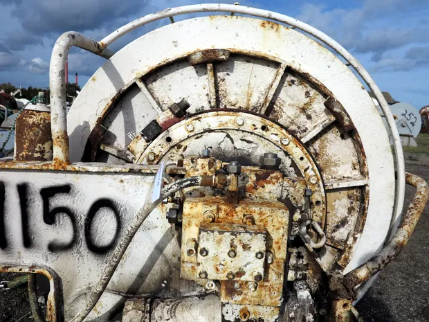 Image 3 of 7 - Split winch