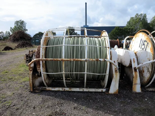 Image 5 of 7 - Split winch