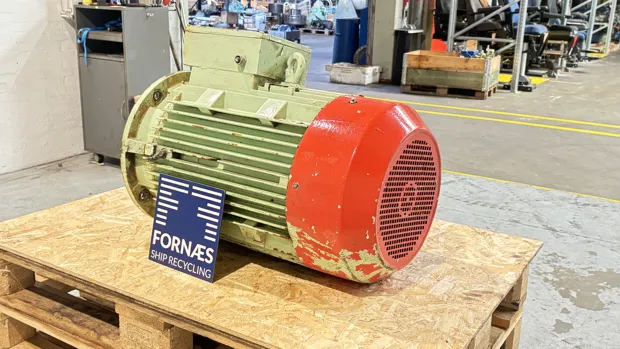 Image 3 of 8 - Lönne - VC200LK04