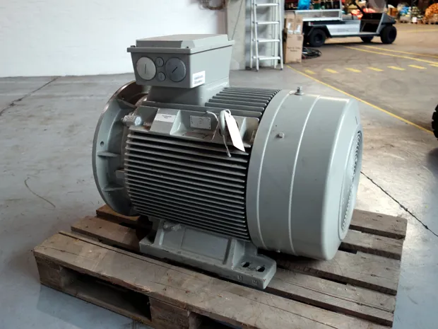 Image 1 of 4 - Sida - 14BG 283-2AA