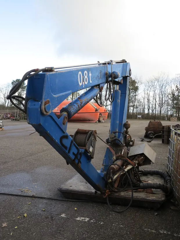 Image 4 of 7 - No plate