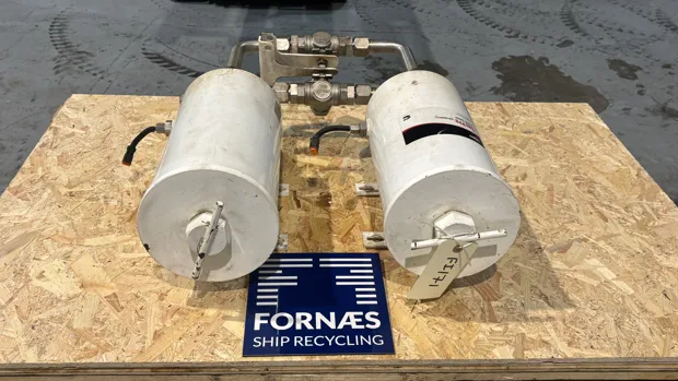 Image 7 of 9 - Fleetgaurd - Sea Pro FH24002