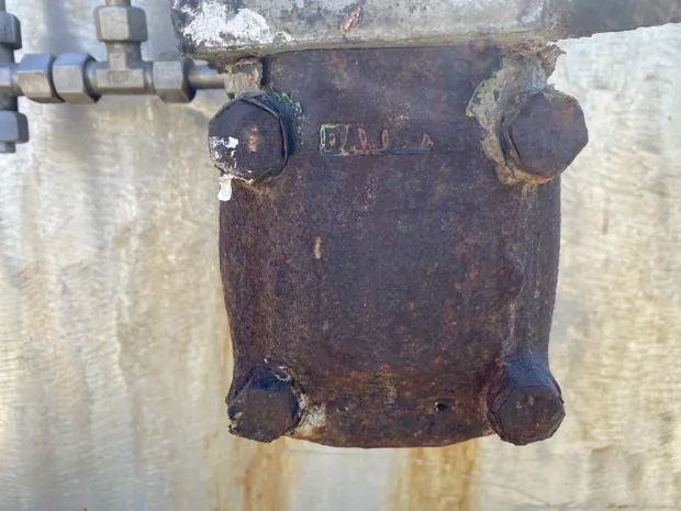 Image 7 of 7 - Anchor winch