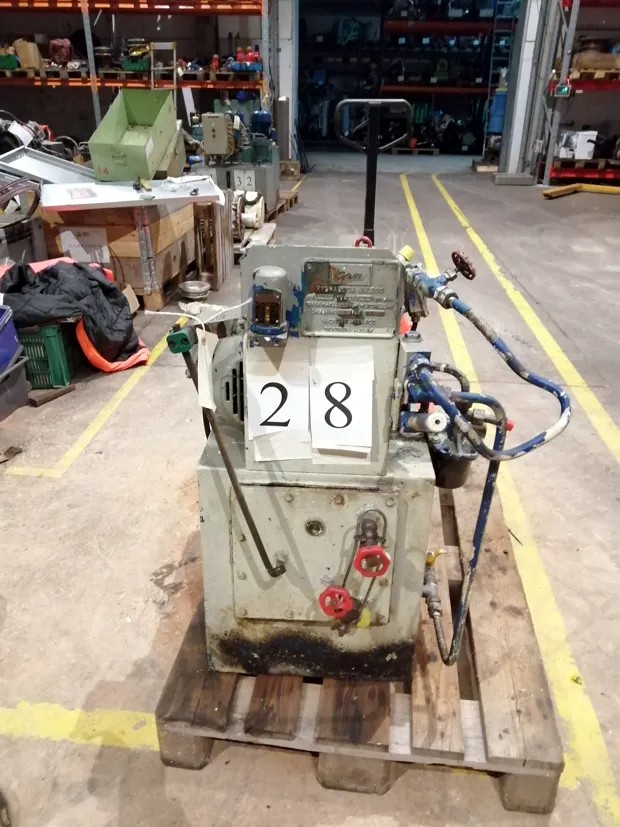 Image 3 of 10 - HS28