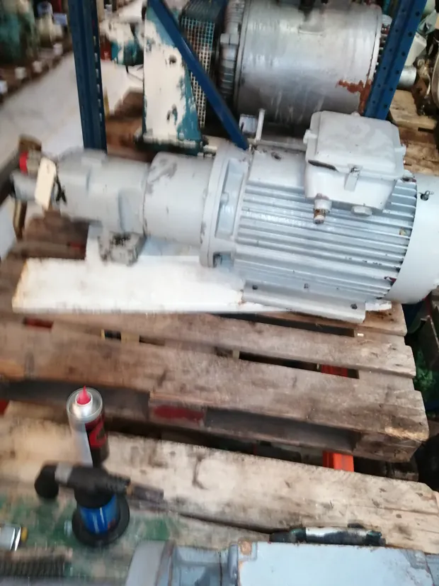 Image 4 of 7 - HP4