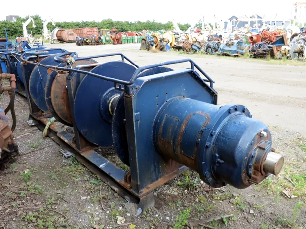 Image 1 of 4 - Trawl winch
