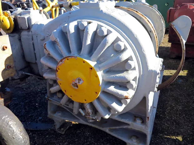 Image 3 of 3 - Mooring winch