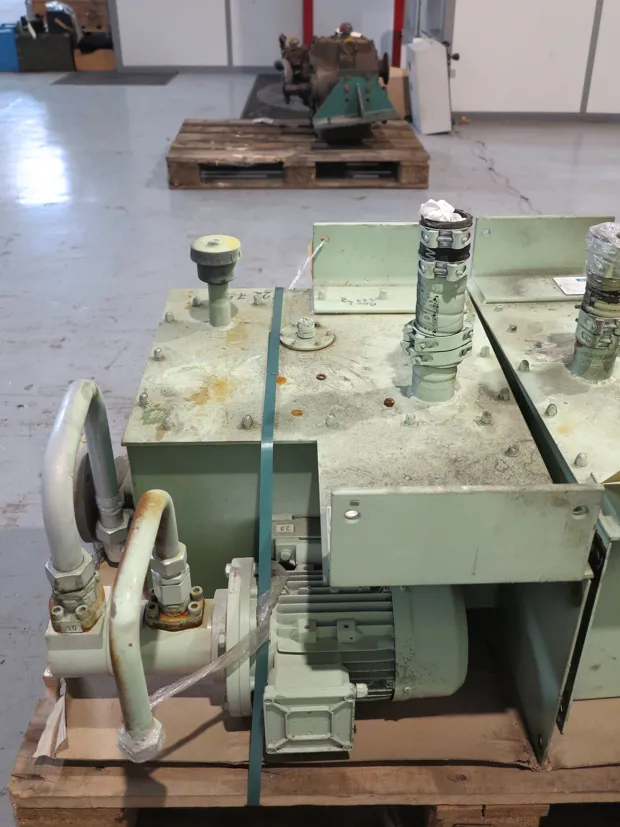 Image 2 of 4 - HS292