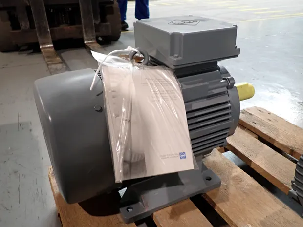 Image 2 of 3 - VEM - K21R 160 M2 DK HW