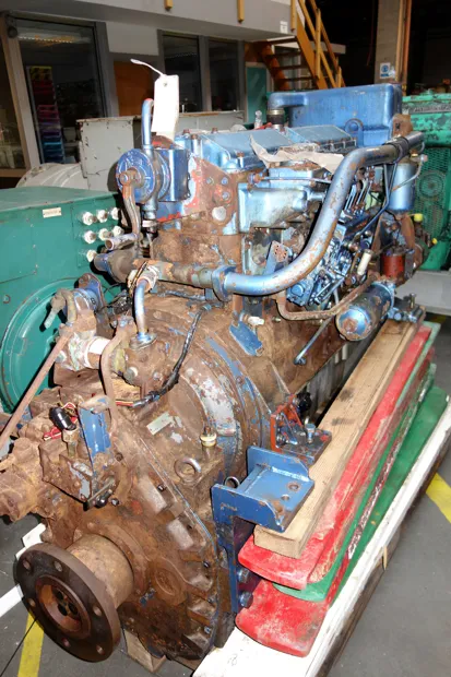 Image 3 of 5 - Isuzu - UME120