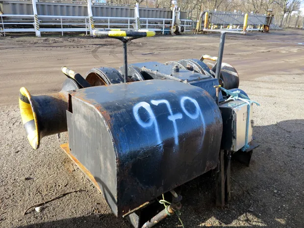 Image 3 of 6 - Anchor winch