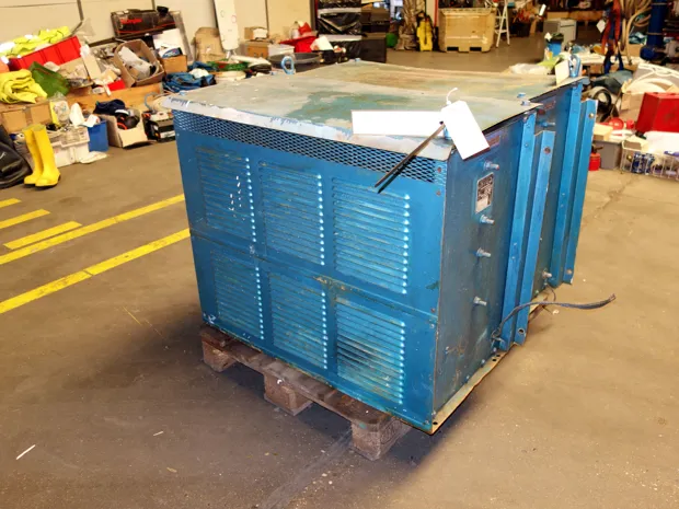 Image 1 of 2 - Le Metal Deploye - RL