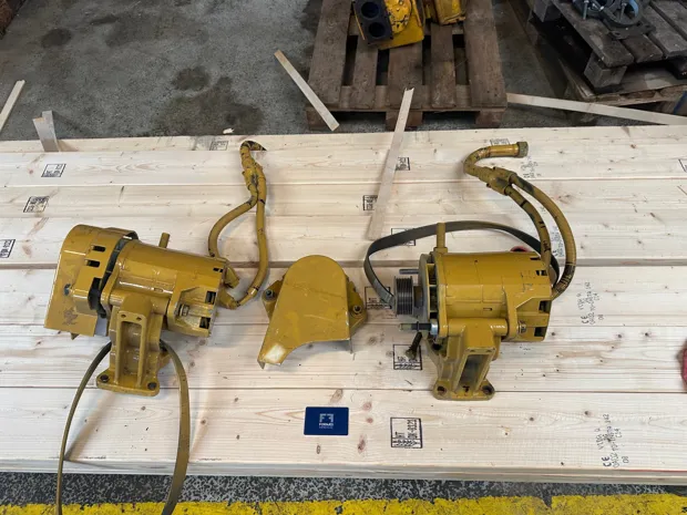 Image 5 of 11 - Caterpillar - 333-1184