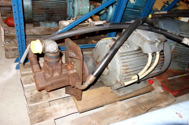 Image 1 of 4 - HP325