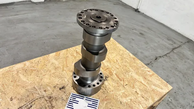 Image 3 of 6 - MaK - M 32 C