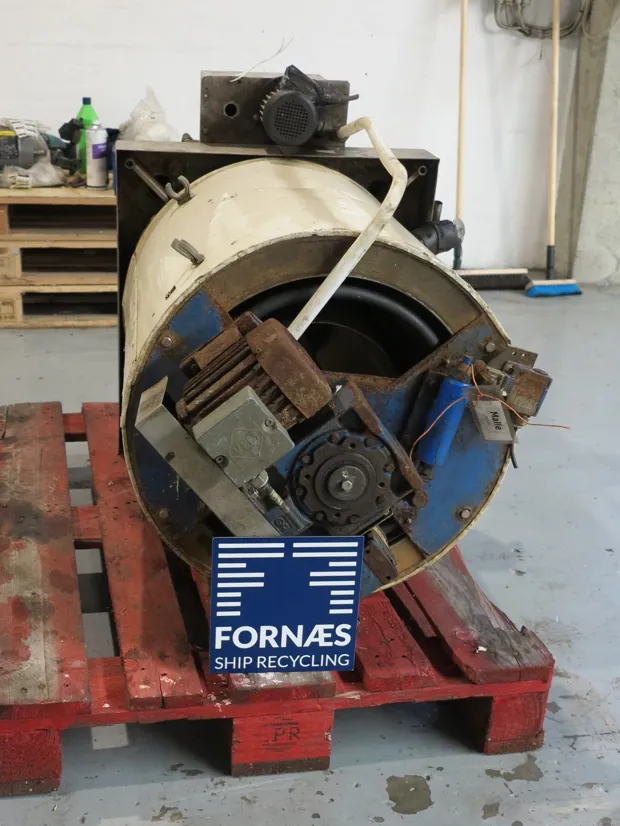 Image 2 of 5 - GENEGLACE  - F100 M Icemachine/ icegenerator