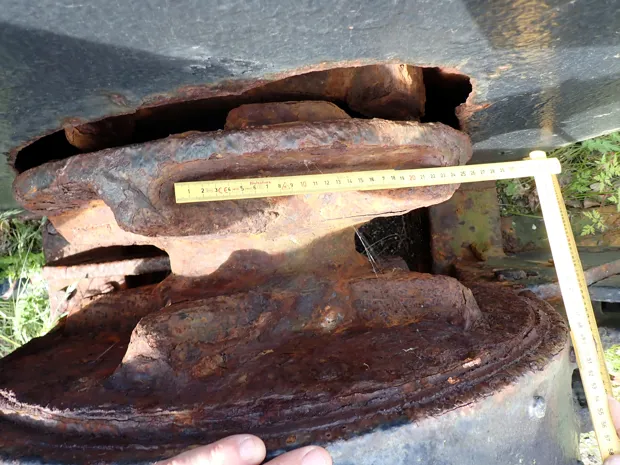 Image 4 of 5 - Anchor winch