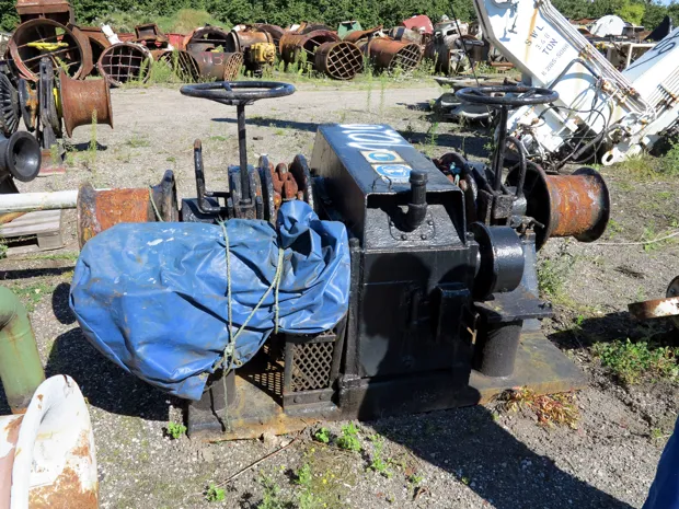 Image 2 of 3 - Anchor winch