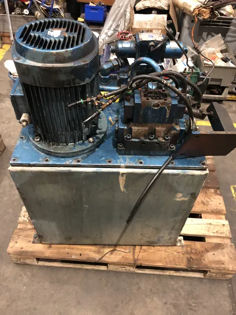 Image 2 of 8 - HS114