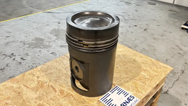 Image 4 of 12 - MaK - M 32