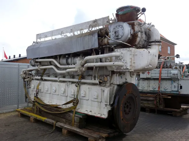 Image 4 of 5 - MaK - 8M 452 AK