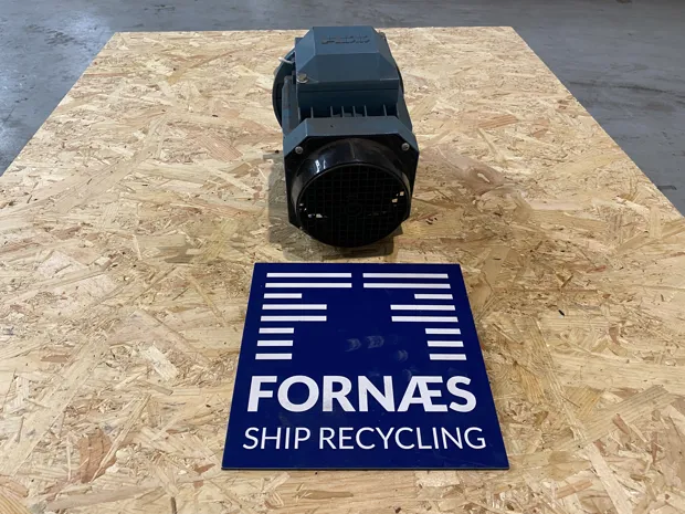 Image 2 of 5 - ABB - M2AA 071B-2