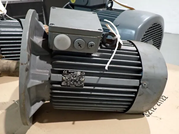 Image 2 of 3 - VEM - K21R 132 S2T FNS-K