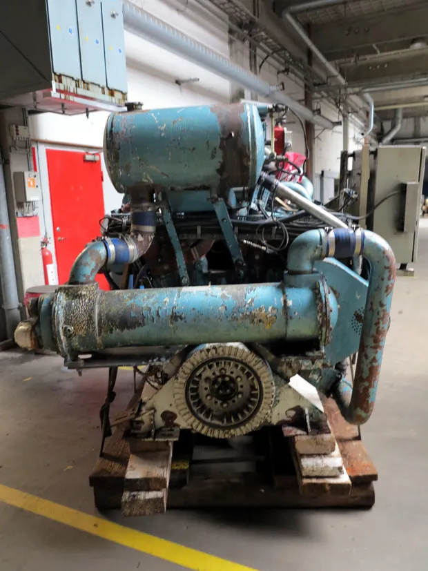 Image 4 of 5 - Cummins - VTA 28-M2