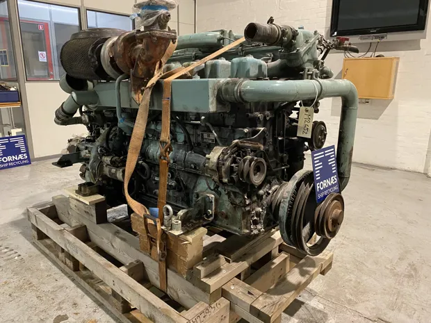 Image 2 of 8 - Mitsubishi - 6D24-TE1