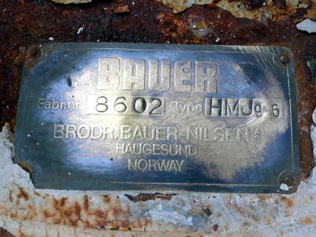 Image 2 of 2 - Bauer - HMJ 9-6 9 cyl