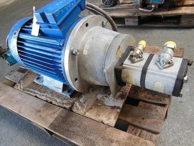 Image 3 of 8 - HP65