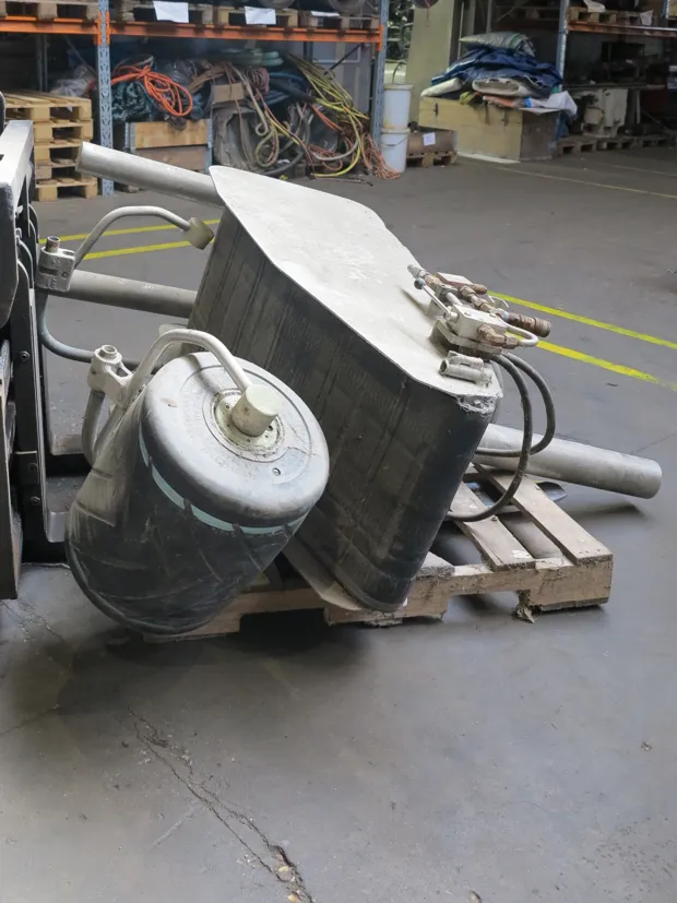 Image 2 of 6 - No plate