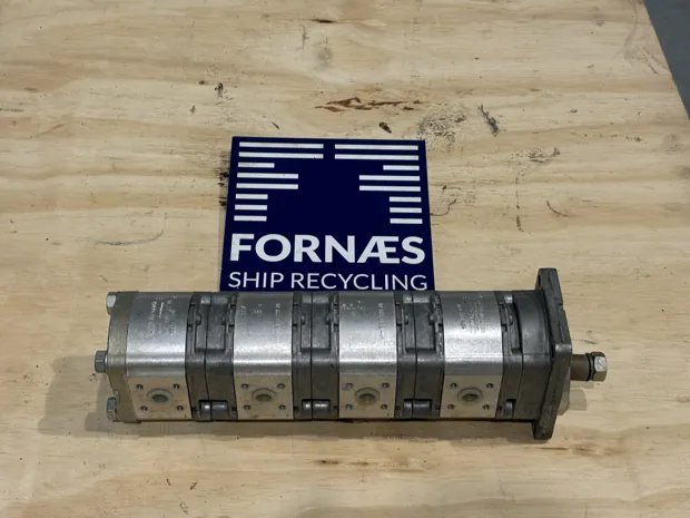 Image 3 of 6 - HP1004