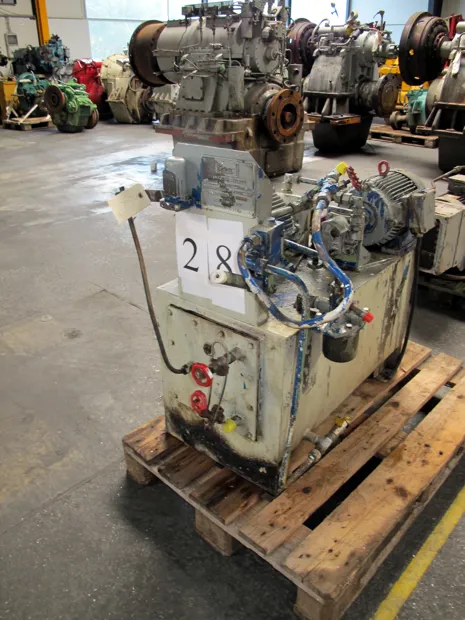 Image 2 of 10 - HS28