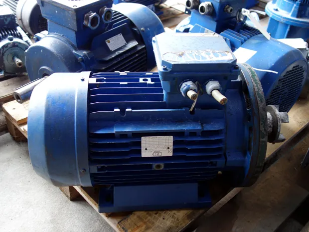 Image 2 of 3 - CEG - 160L-4