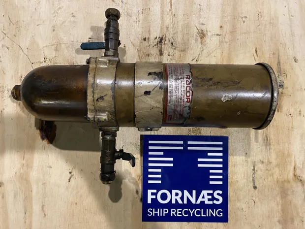 Image 4 of 8 - Racor - 1000 FG