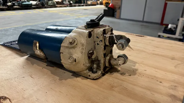 Image 5 of 7 - Vokes