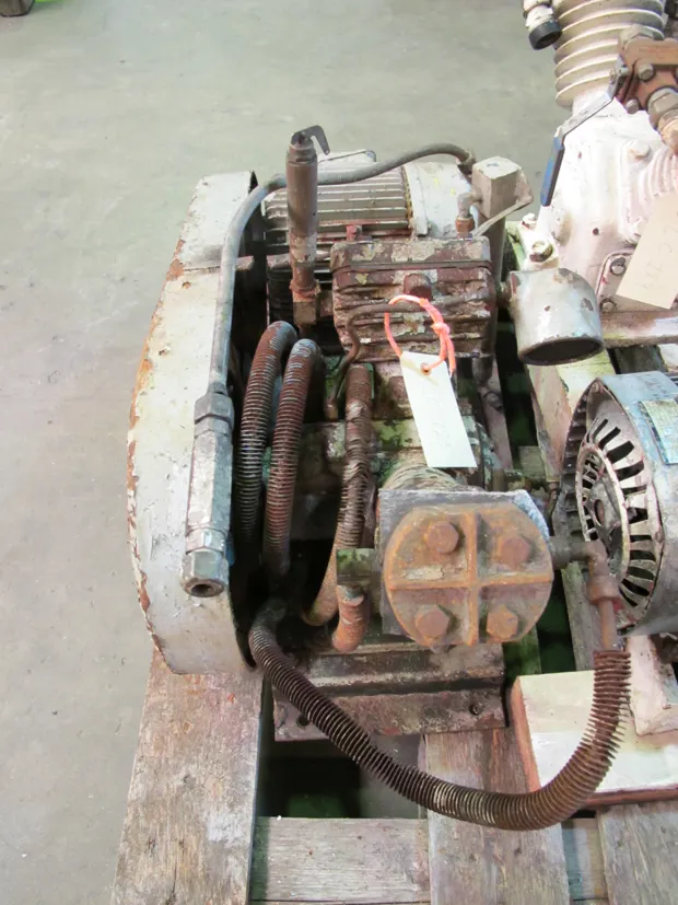 Image 2 of 3 - LC125