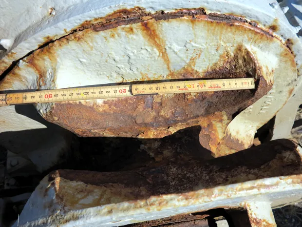 Image 4 of 5 - Anchor winch