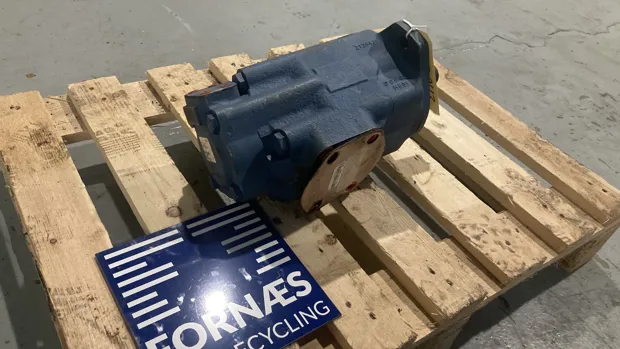 Image 2 of 5 - HP943