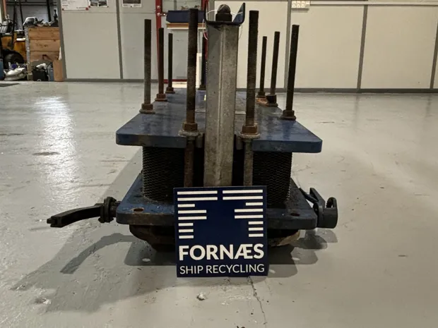 Image 3 of 10 - APV - N35